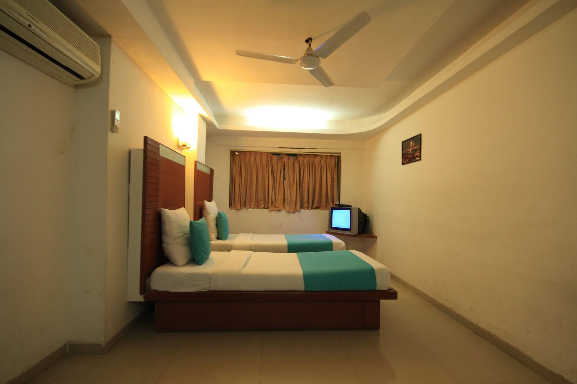 Fabhotel Kadamb Inn Ахмедабад Экстерьер фото