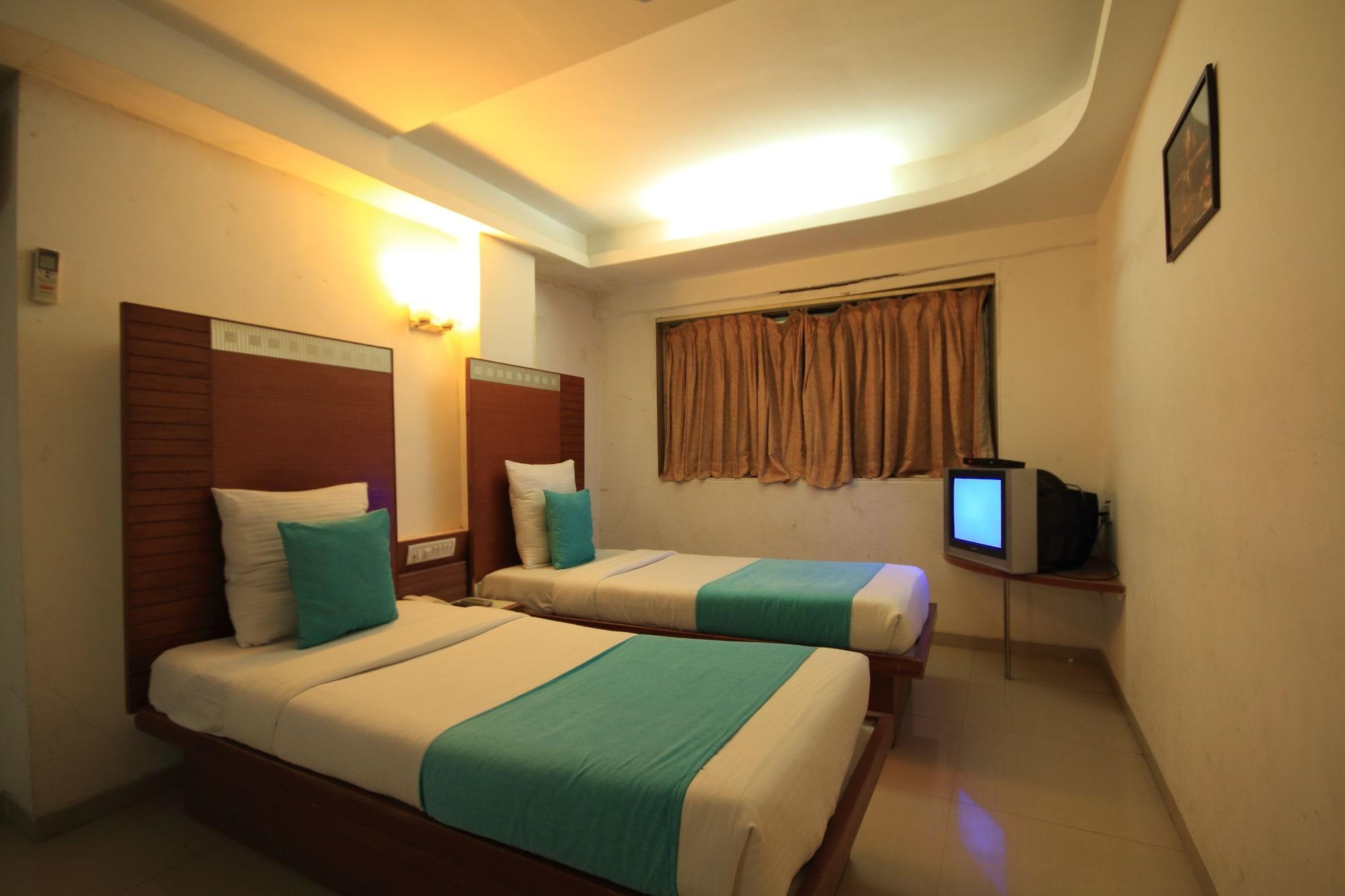 Fabhotel Kadamb Inn Ахмедабад Экстерьер фото