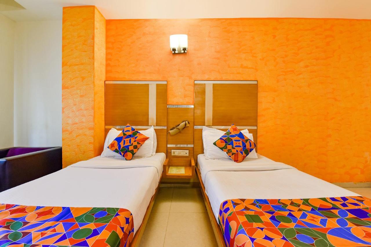 Fabhotel Kadamb Inn Ахмедабад Экстерьер фото