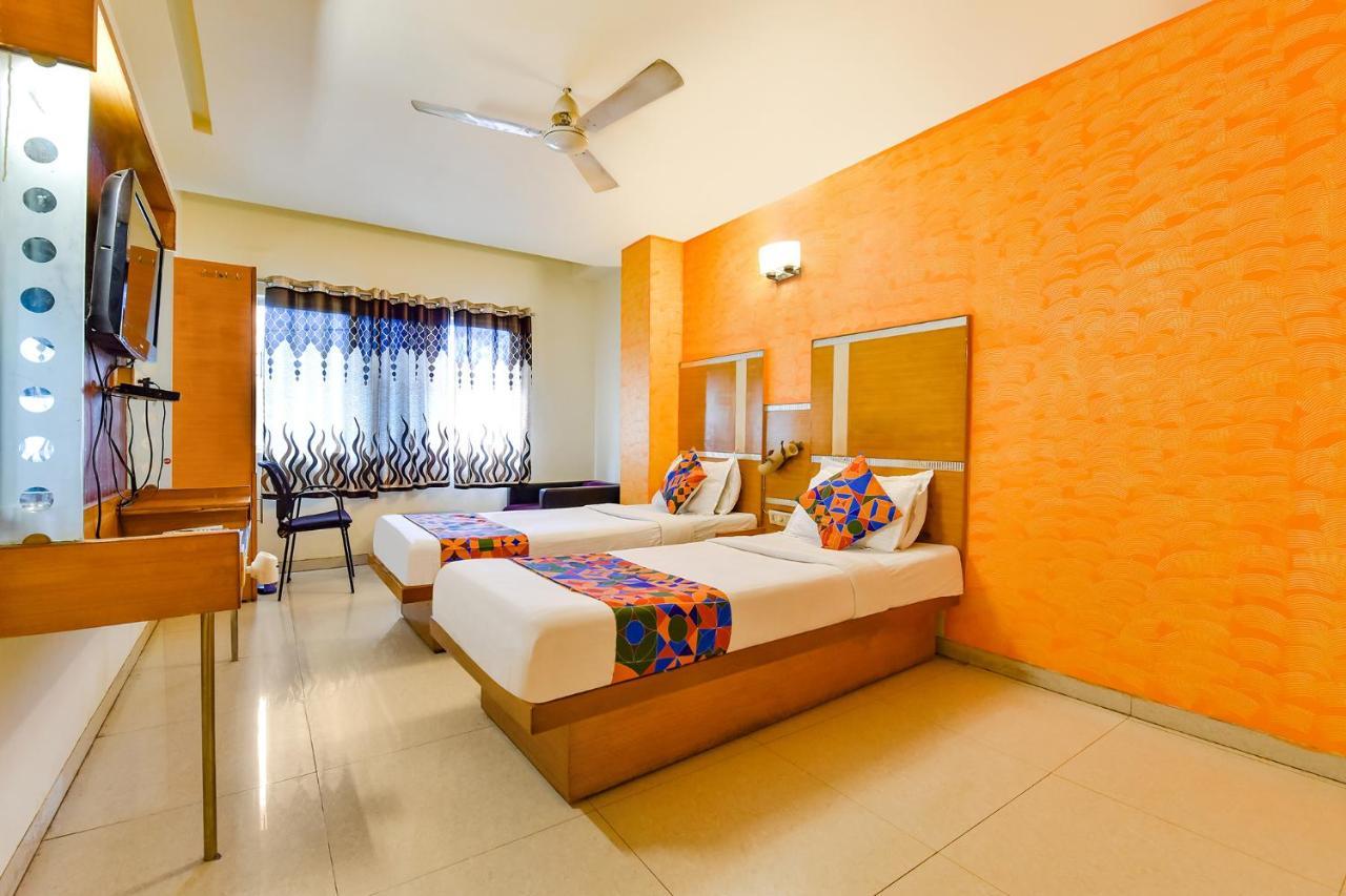 Fabhotel Kadamb Inn Ахмедабад Экстерьер фото