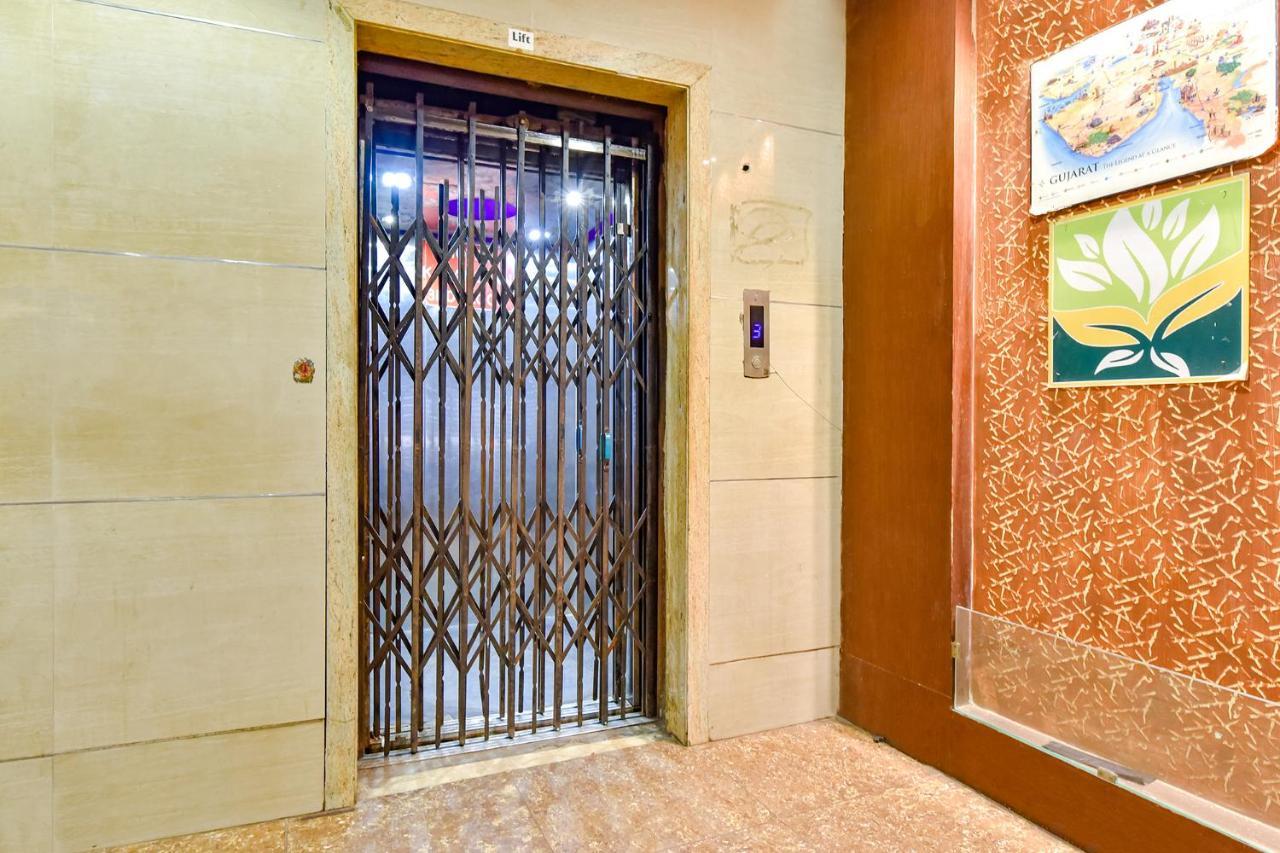 Fabhotel Kadamb Inn Ахмедабад Экстерьер фото