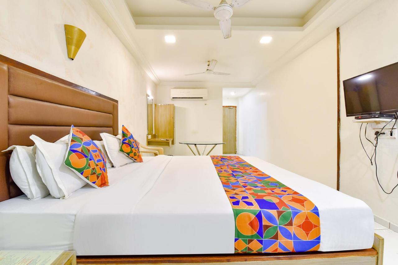 Fabhotel Kadamb Inn Ахмедабад Экстерьер фото