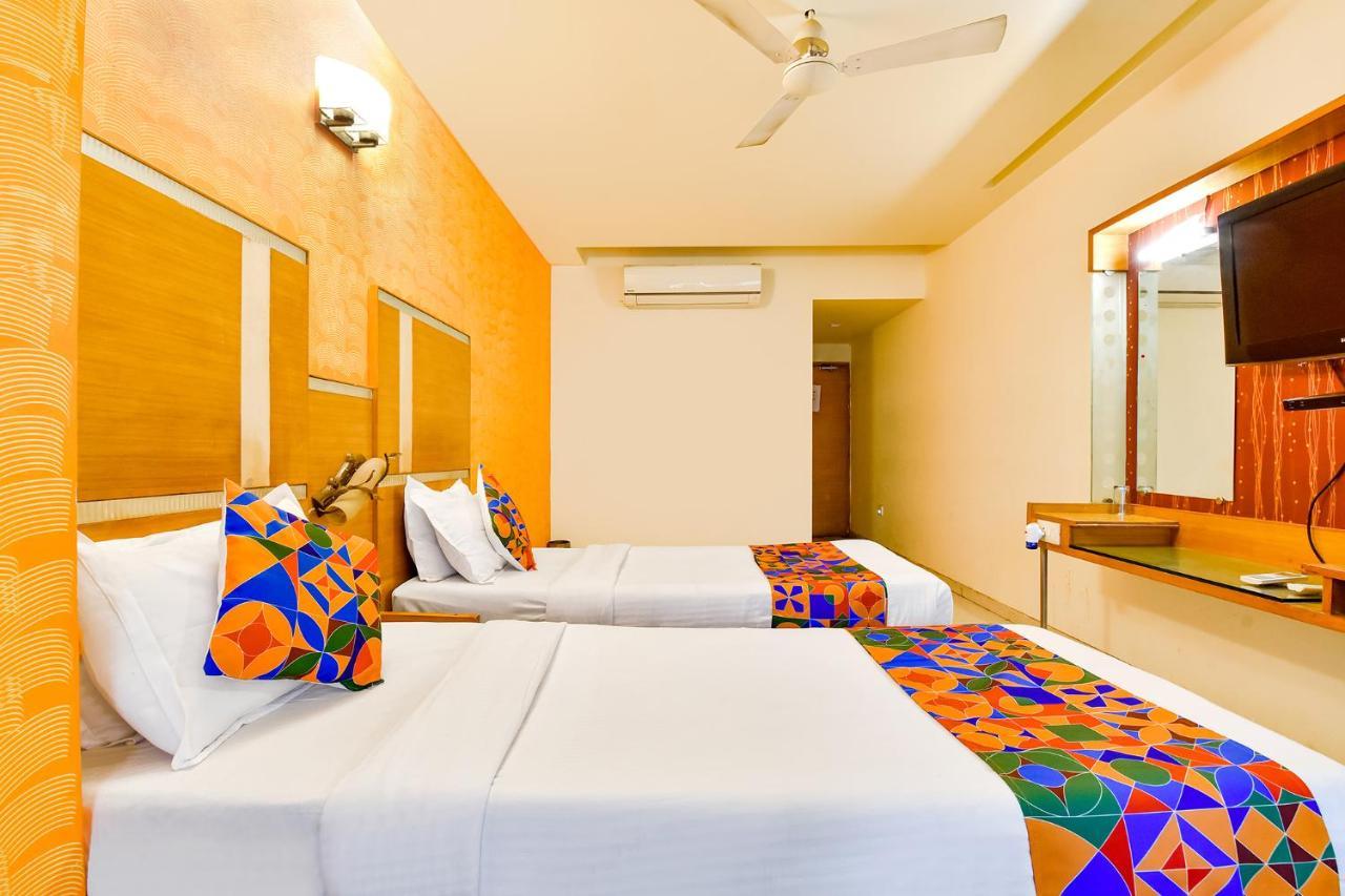 Fabhotel Kadamb Inn Ахмедабад Экстерьер фото